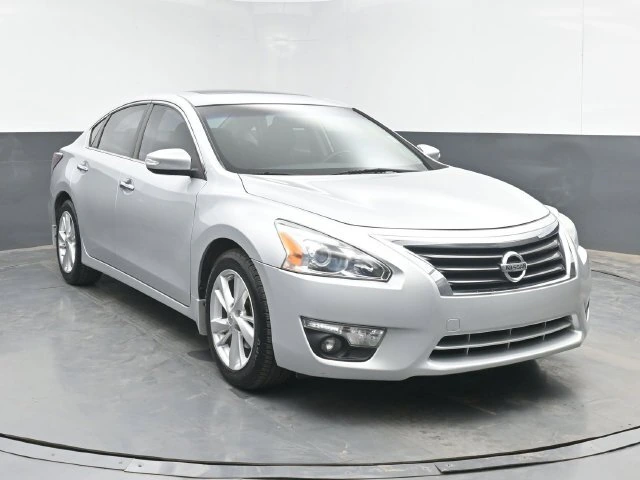 Used 2014 Nissan Altima SV with VIN 1N4AL3AP6EN253705 for sale in Kingsport, TN