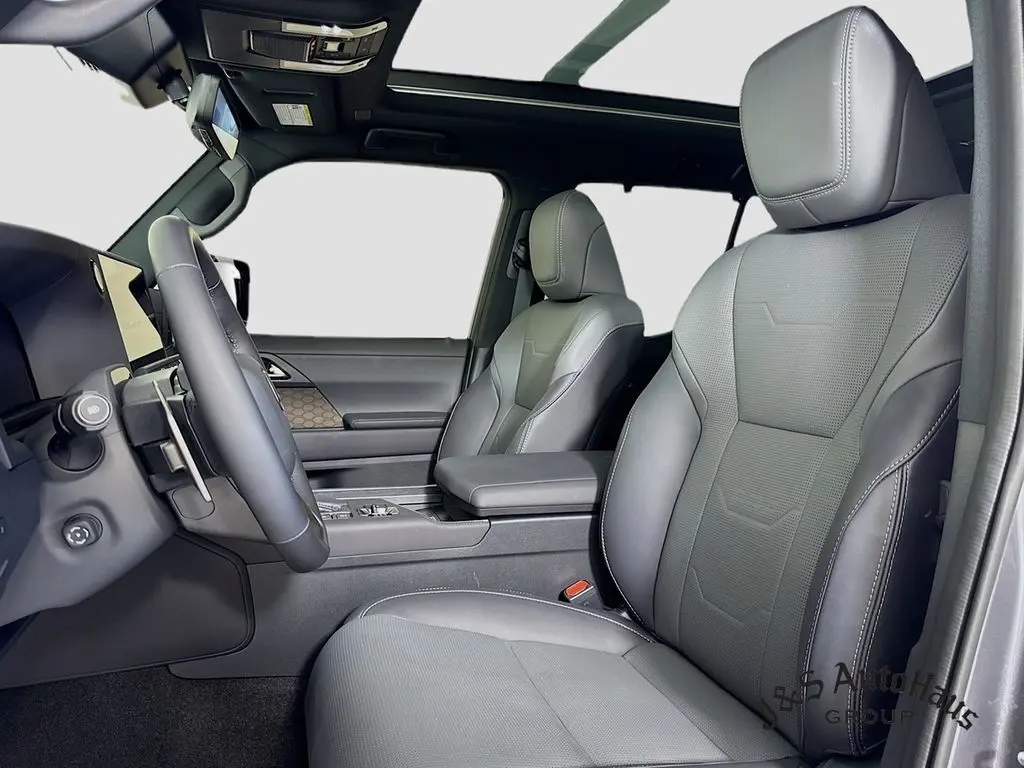 2025 Lexus GX 550 Luxury photo 11