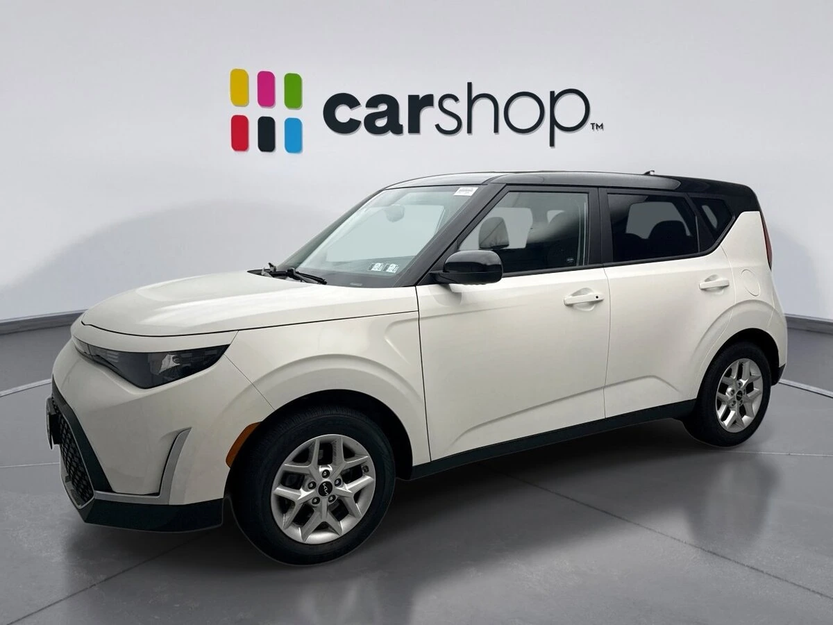 2025 Kia Soul 2.0L S IVT's photo