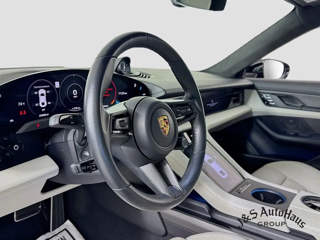 2021 Porsche Taycan Turbo photo 9