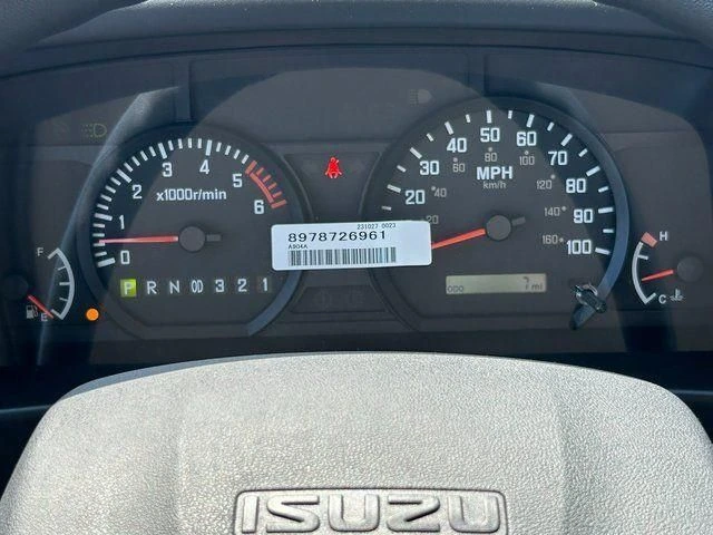 2024 Isuzu NPR - image 15
