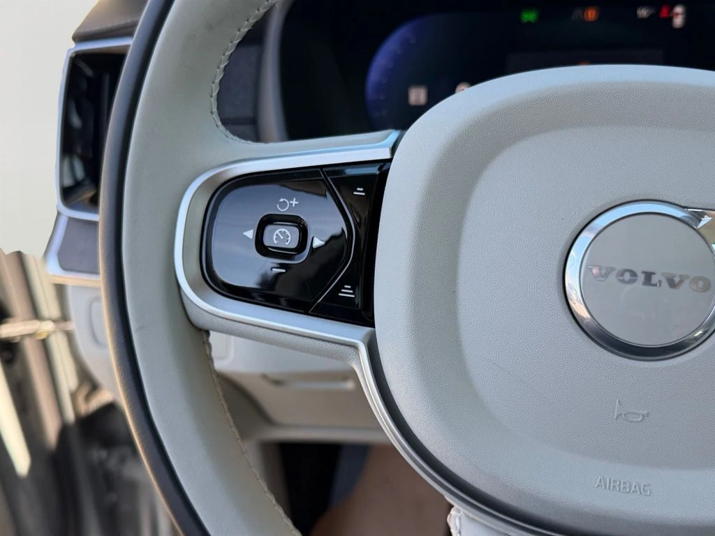 2026 Volvo - image 18