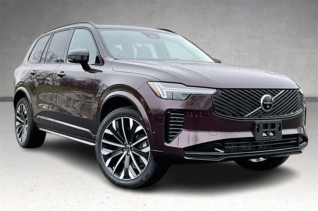 2026 Volvo - image 2