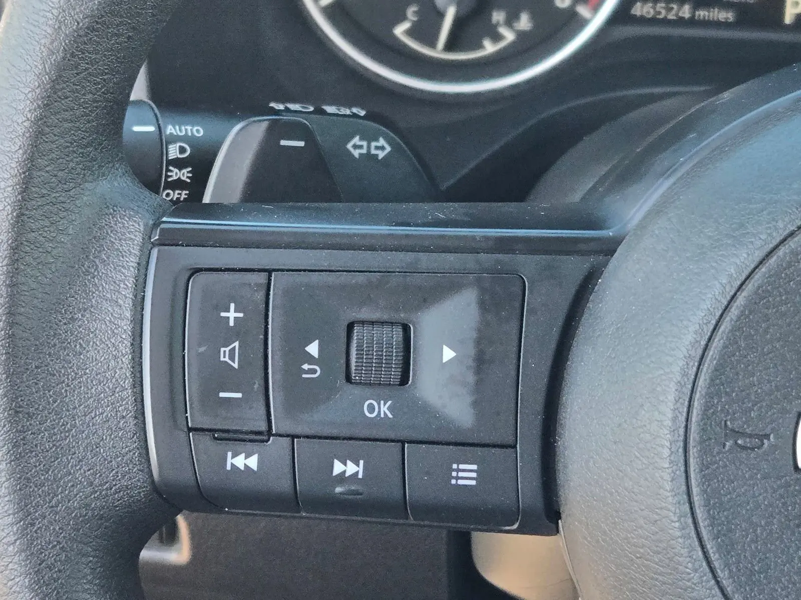 2024 Nissan Rogue SV photo 24
