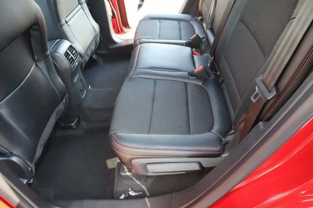 2026 Ford Escape ST-Line photo 12