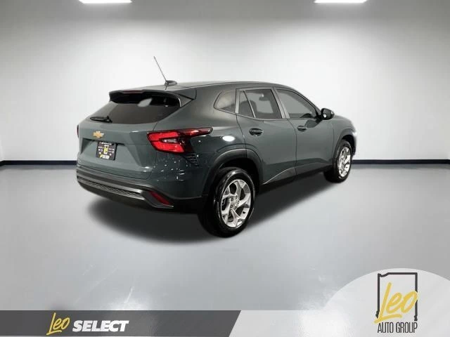 2025 Chevrolet Trax LS - Photo 6