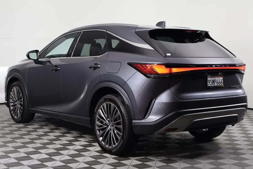 2025 Lexus RX 450h+ Luxury photo 4