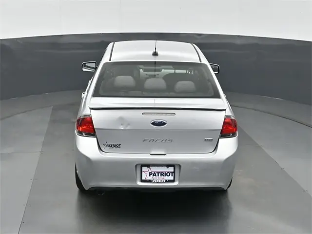 2011 Ford Focus SES photo 26