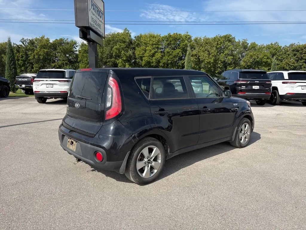 2017 Kia Soul Base photo 3