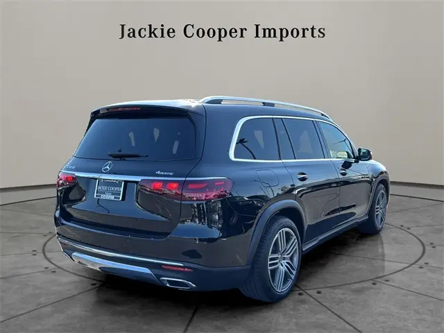 2024 Mercedes Benz GLS 450 4MATIC photo 4
