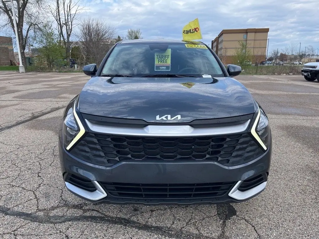 Used 2023 Kia Sportage LX with VIN KNDPUCAF7P7130804 for sale in Beloit, WI