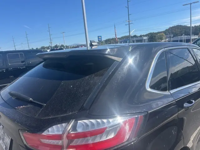 2021 Ford Edge SEL photo 2