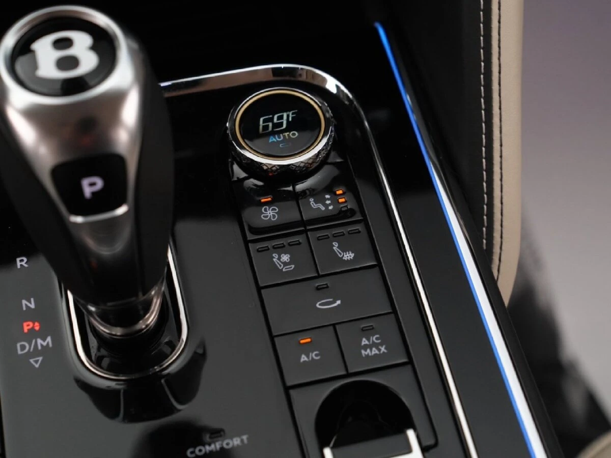 2026 Bentley Flying Spur Azure - Photo 38