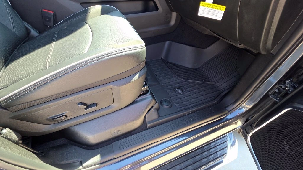 2026 RAM 2500 Laramie - Photo 13