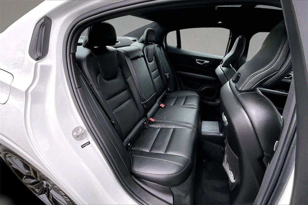 2023 Volvo - image 25