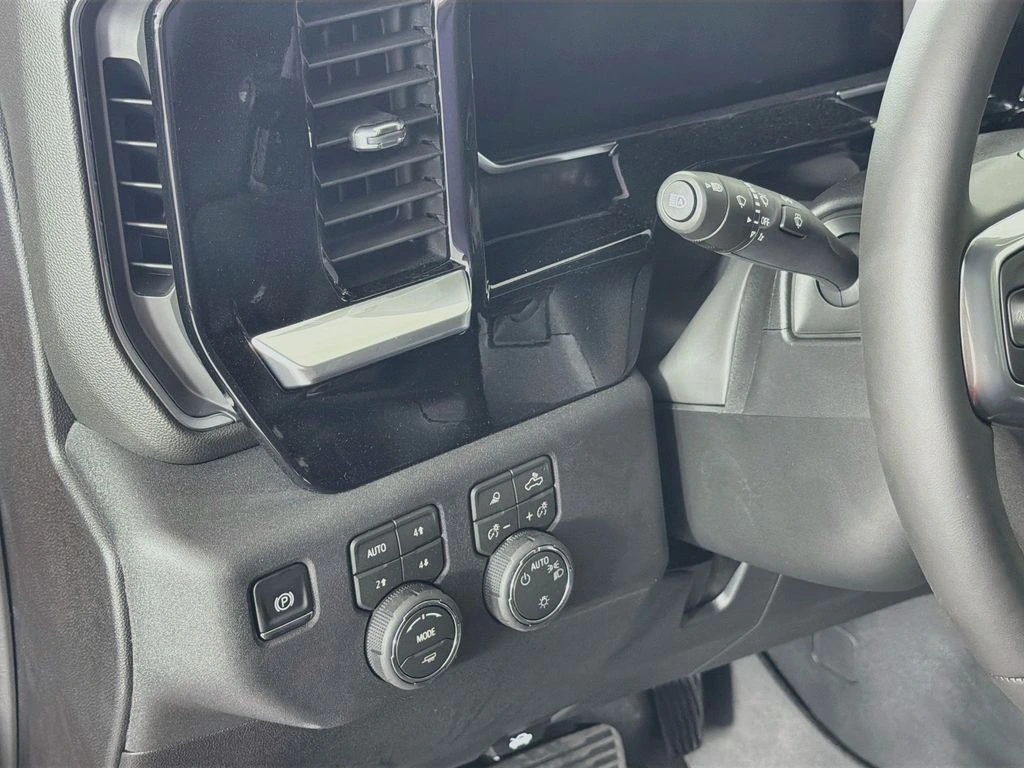2026 Chevrolet Silverado 1500 LT - Photo 10