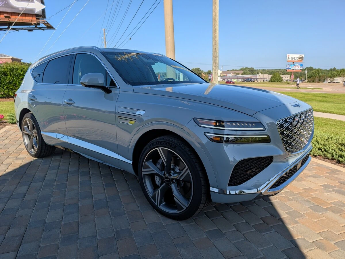 2027 GENESIS GV80