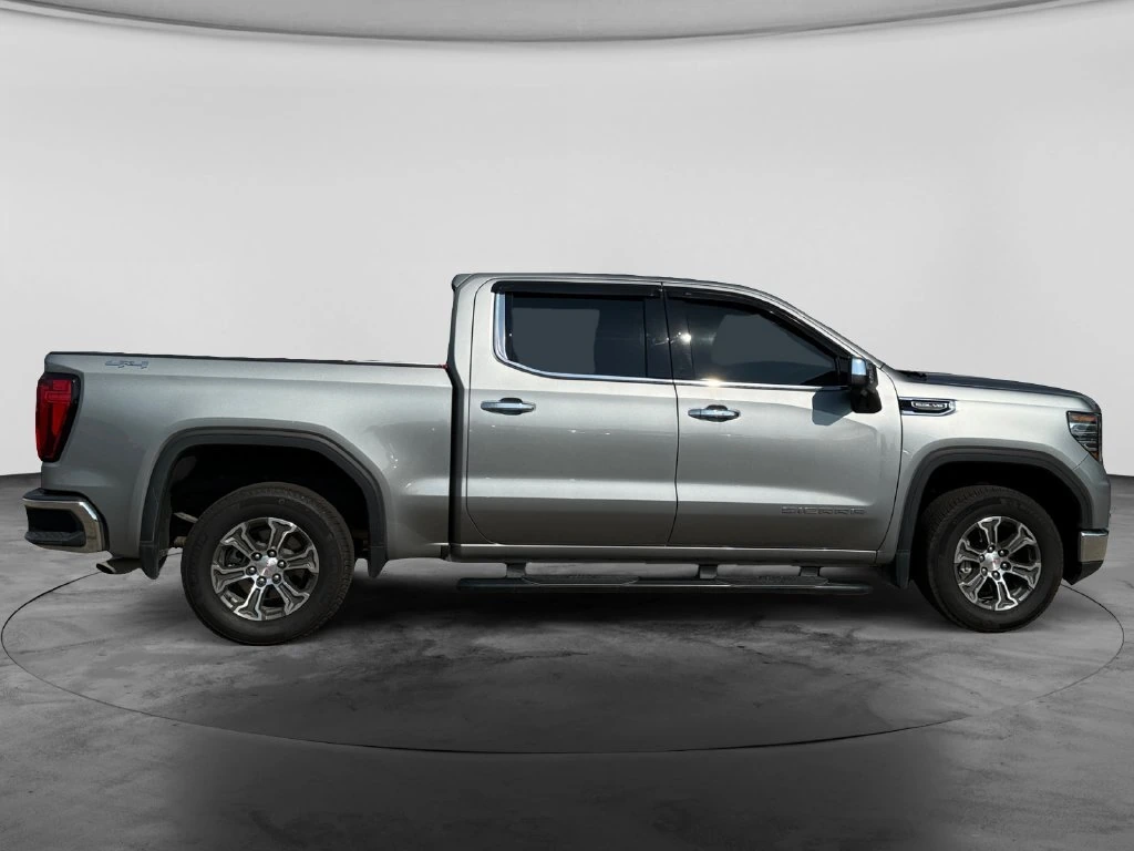 2023 GMC Sierra 1500 SLT - Photo 8
