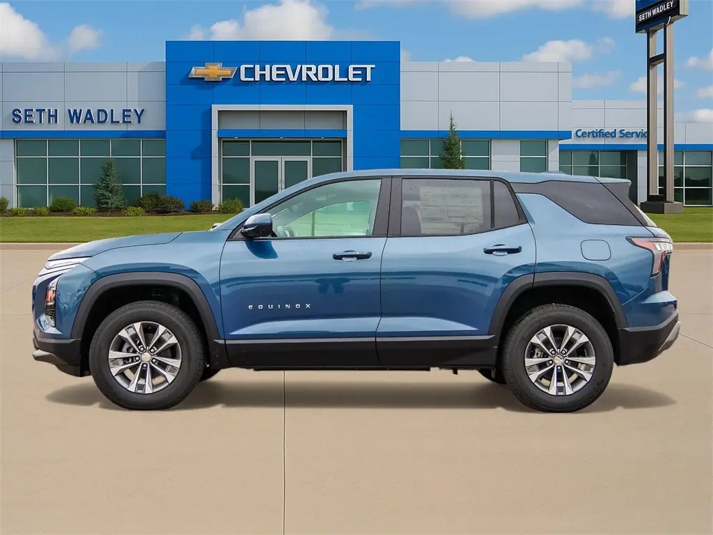 2026 Chevrolet Equinox LT photo 4