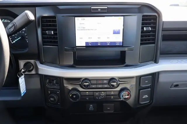 2026 Ford F-550 photo 6