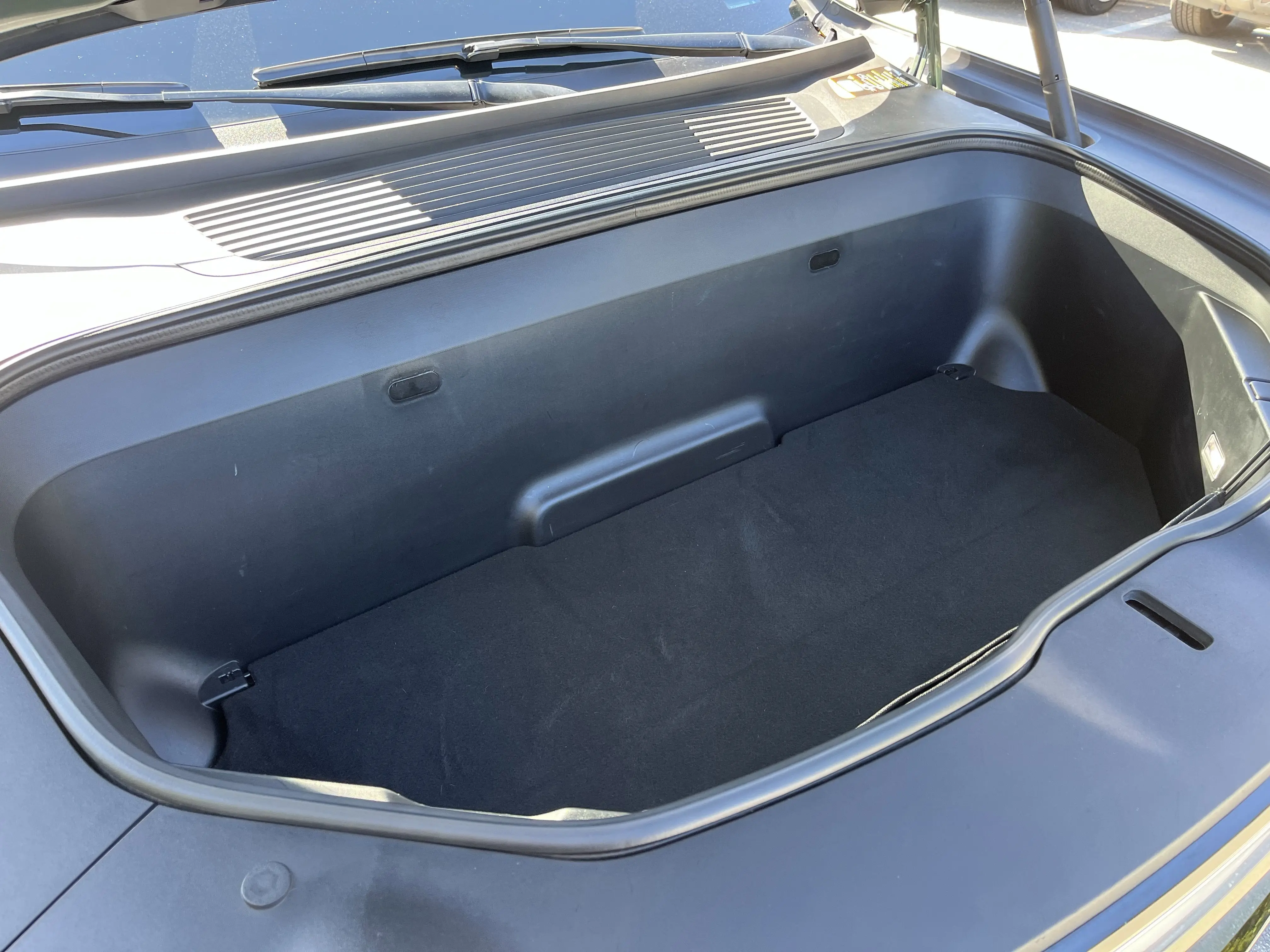 2022 Rivian R1T Adventure photo 9