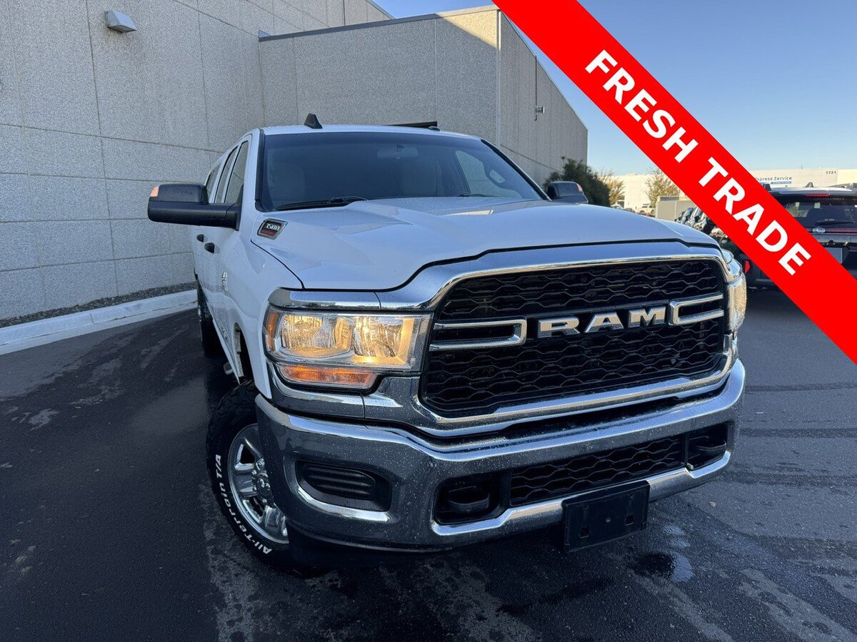 2022 Ram 3500 Tradesman 4x4 Crew Cab 8' Box