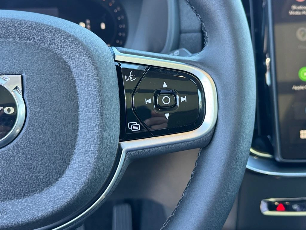 2026 Volvo - image 17