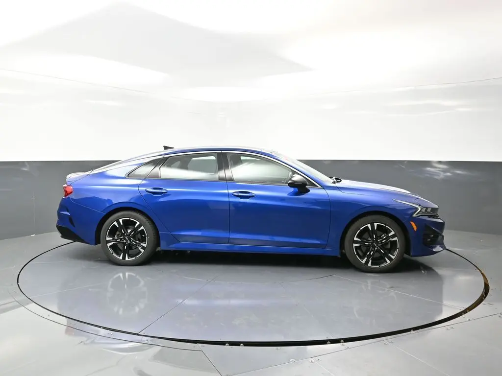 2022 Kia K5 GT-Line photo 2