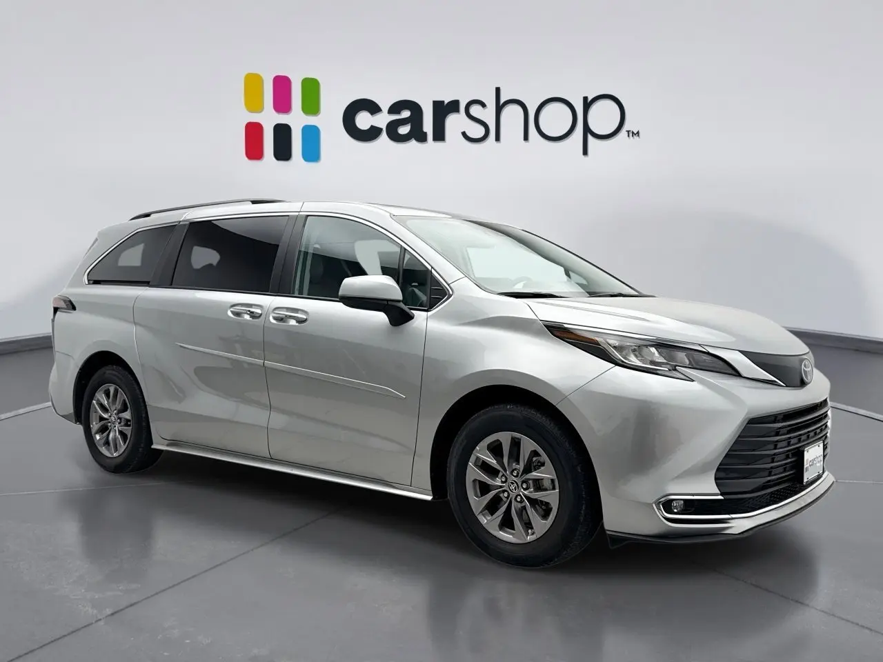 2023 Toyota Sienna XLE photo 7