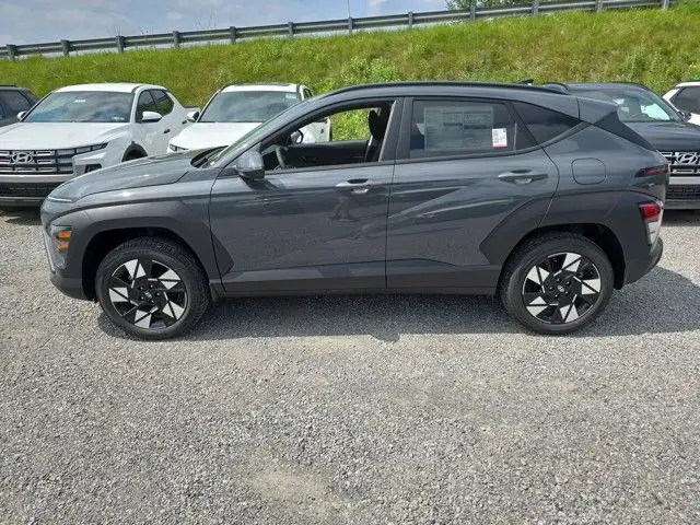 2025 Hyundai Kona SEL photo 2