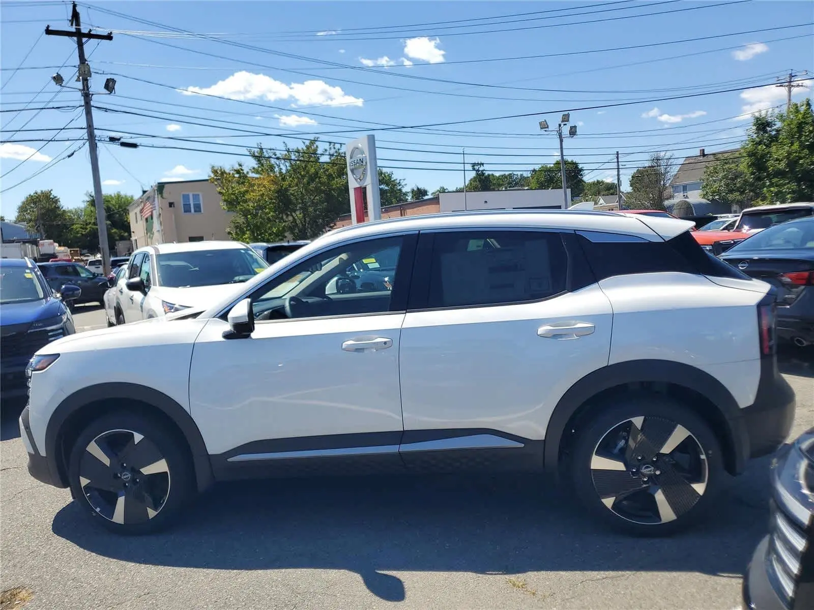 2025 Nissan Kicks SR photo 7